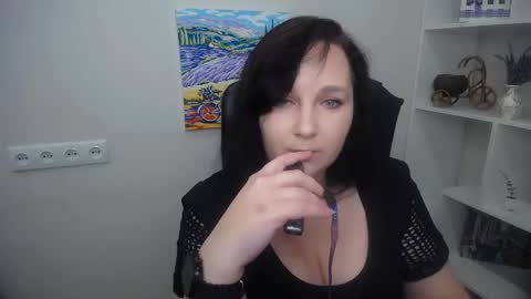 Snapshot of _miranda_sun chatting on 5, 11, 2025 Miranda online show from 5, 11, 2025