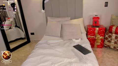 Snapshot of _miss_kimm chatting on 23, 12, 2024 kimberley cruz online show from 23, 12, 2024