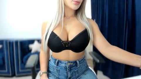 Snapshot of _missperfection_ chatting on 15, 1, 2025 .. my fav tip 1120040012123335 online show from 15, 1, 2025