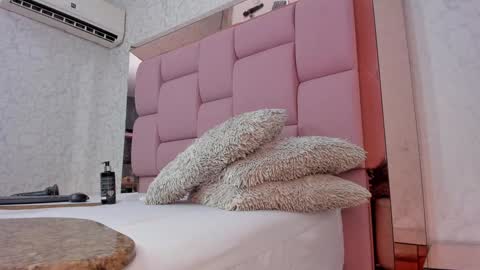 _molly_rosse_ online show from 2, 1, 2025