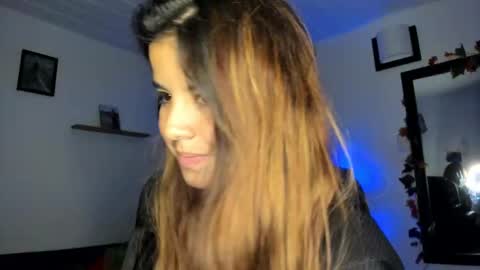 Snapshot of _monserat_ chatting on 4, 12, 2024 liaaa 4u online show from 4, 12, 2024