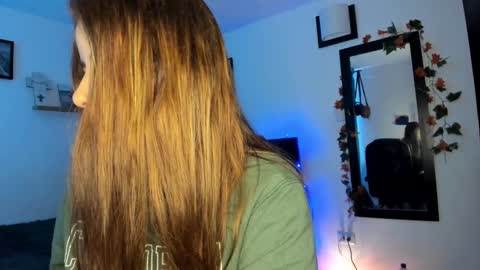 Snapshot of _monserat_ chatting on 9, 12, 2024 liaaa 4u online show from 9, 12, 2024