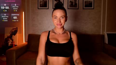Snapshot of _moon_girl_18 chatting on 25, 5, 2026 Nikol online show from 25, 5, 2026