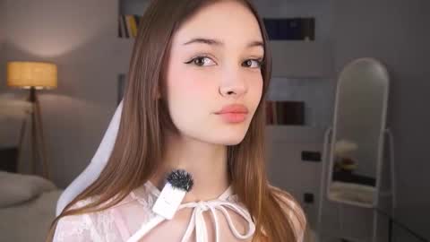 Snapshot of _moonlit_melody_ chatting on 8, 3, 2026 Margo online show from 8, 3, 2026