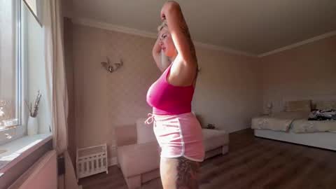 Snapshot of _morpho_ chatting on 20, 10, 2025 Francine Aisi Morpho - a genus of blue butterflies. online show from 20, 10, 2025