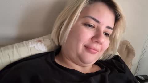 Snapshot of _morpho_ chatting on 20, 12, 2025 Francine Aisi Morpho - a genus of blue butterflies. online show from 20, 12, 2025