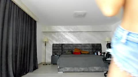 Snapshot of _myaa chatting on 7, 2, 2025 Maya online show from 7, 2, 2025