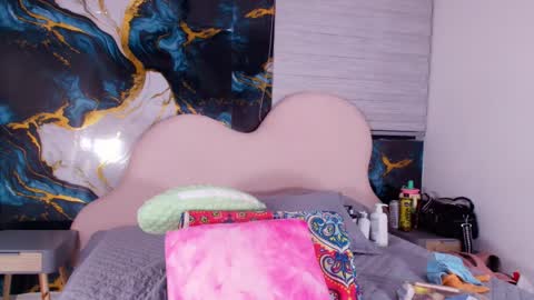 Luna online show from 12, 5, 2026