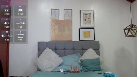 Snapshot of _naomi_s chatting on 2, 12, 2025 _naomi_s online show from 2, 12, 2025