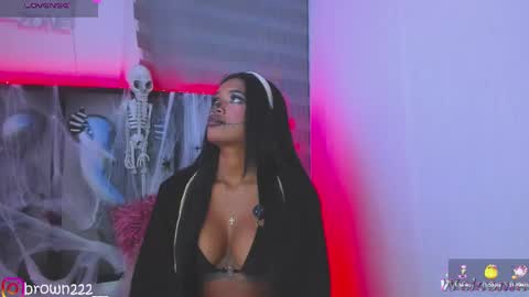 Snapshot of _naomibrown_ chatting on 27, 10, 2025 naomi brown online show from 27, 10, 2025