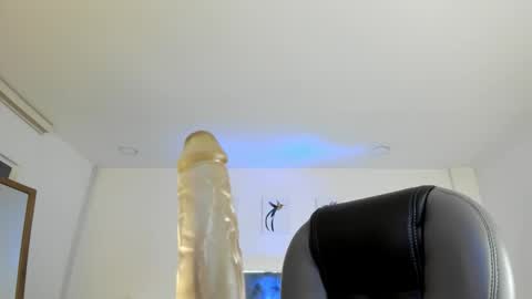 Snapshot of _natalie18_ chatting on 12, 10, 2025 Natalie online show from 12, 10, 2025