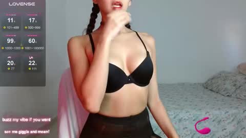 Snapshot of _nayade_ chatting on 25, 2, 2026 _nayade_ online show from 25, 2, 2026