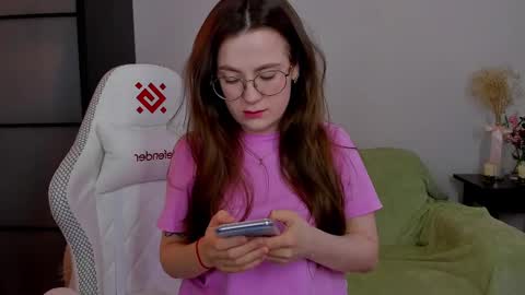 Mia with a big heart  online show from 2, 3, 2025