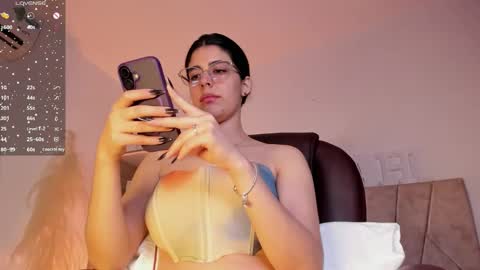 Niah  You can call me Ni or cutie haha online show from 6, 2, 2025