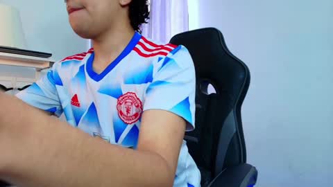 Nicolas online show from 12, 1, 2025