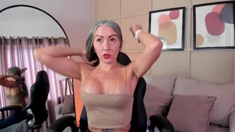 _nicoletteshea_ online show from 14, 6, 2026