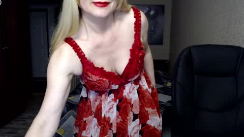 Snapshot of _night_fantasy_ chatting on 4, 2, 2025 Donella online show from 4, 2, 2025