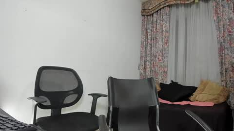 Snapshot of _niki21 chatting on 10, 1, 2025 Niki online show from 10, 1, 2025