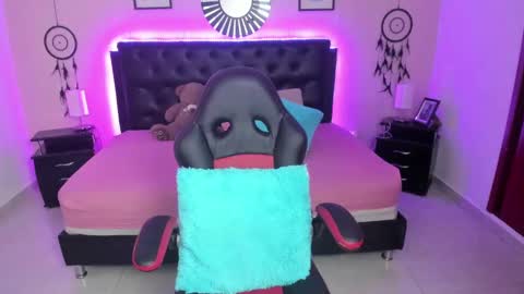 Olivia jones online show from 24, 11, 2025