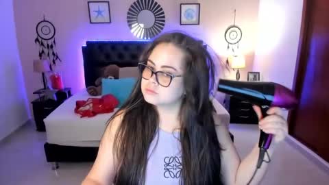 Olivia jones online show from 7, 5, 2026