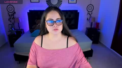 Snapshot of _oliviajoness chatting on 8, 7, 2026 Olivia jones online show from 8, 7, 2026