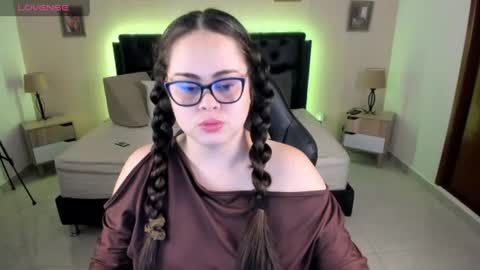 Snapshot of _oliviajoness chatting on 13, 7, 2026 Olivia jones online show from 13, 7, 2026