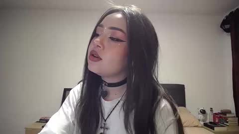 Snapshot of _pariiss chatting on 17, 3, 2026 Paris online show from 17, 3, 2026