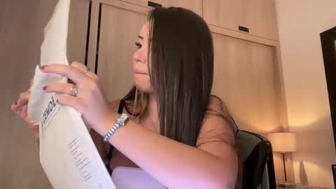 _paulah2 online show from 11, 9, 2025