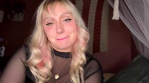 Snapshot of _peaceoutgirlscout_ chatting on 1, 11, 2025 _peaceoutgirlscout_ online show from 1, 11, 2025