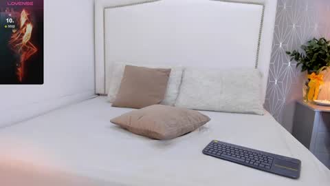 Snapshot of _peach1_ chatting on 4, 2, 2025  peach1  online show from 4, 2, 2025