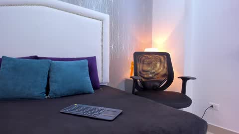 Snapshot of _peach1_ chatting on 29, 9, 2025  peach1  online show from 29, 9, 2025