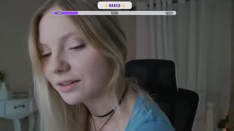 Snapshot of _penisflytrap_ chatting on 9, 10, 2025 Viktoria online show from 9, 10, 2025