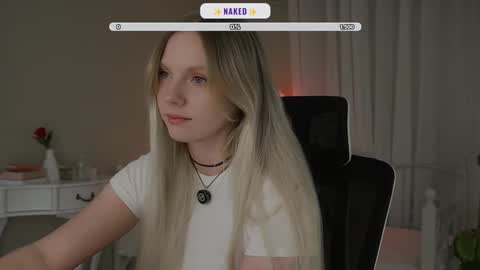 Snapshot of _penisflytrap_ chatting on 24, 10, 2025 Viktoria online show from 24, 10, 2025