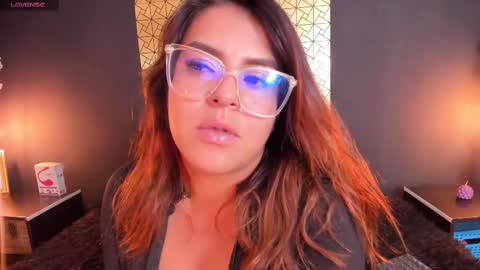 Snapshot of _poison_sweet chatting on 10, 9, 2025 Laura online show from 10, 9, 2025