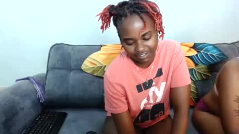 Snapshot of _prettyred chatting on 11, 11, 2025 _prettyred online show from 11, 11, 2025