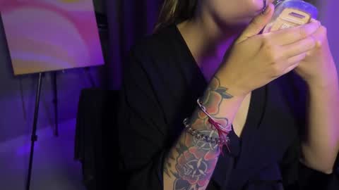  HADLY today day-off see u online 0112  online show from 19, 11, 2025