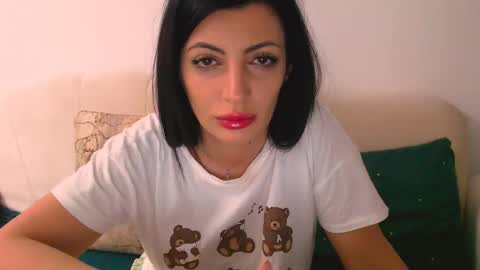 Snapshot of _queensarah_ chatting on 9, 3, 2025 Sarah online show from 9, 3, 2025