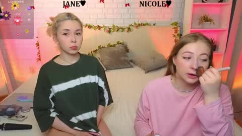 Snapshot of _ramune_ chatting on 25, 4, 2026 Merlizz Eva Jane Mila Nicole left to right online show from 25, 4, 2026