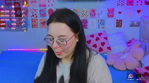 Snapshot of _reverse_gang_ chatting on 1, 2, 2025 LISSAPVT IS OPEN online show from 1, 2, 2025
