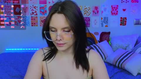 Snapshot of _reverse_gang_ chatting on 4, 2, 2025 LISSAPVT IS OPEN online show from 4, 2, 2025
