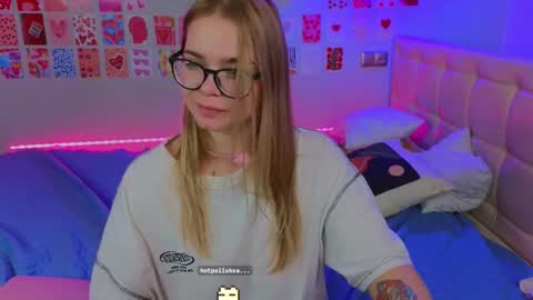 Snapshot of _reverse_gang_ chatting on 16, 2, 2025 LISSAPVT IS OPEN online show from 16, 2, 2025