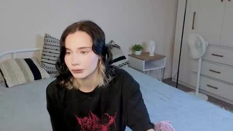 Snapshot of _reverse_gang_ chatting on 18, 9, 2025 LISSAPVT IS OPEN online show from 18, 9, 2025