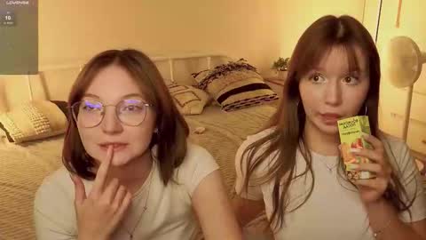 Snapshot of _reverse_gang_ chatting on 18, 9, 2025 LISSAPVT IS OPEN online show from 18, 9, 2025