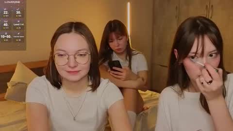 Snapshot of _reverse_gang_ chatting on 19, 10, 2025 LISSAPVT IS OPEN online show from 19, 10, 2025