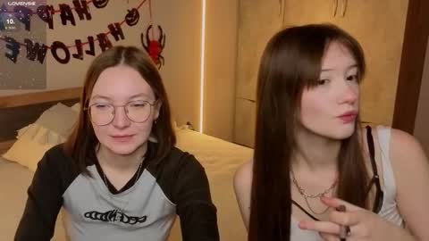 Snapshot of _reverse_gang_ chatting on 29, 10, 2025 LISSAPVT IS OPEN online show from 29, 10, 2025