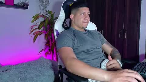 Roberto online show from 12, 11, 2025