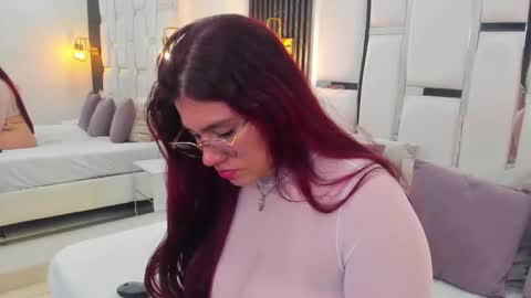 Roxy Velvet  online show from 6, 1, 2026