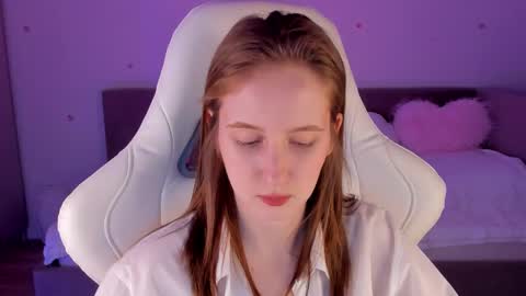 Snapshot of _secretelly_ chatting on 15, 11, 2025 _secretelly_ online show from 15, 11, 2025