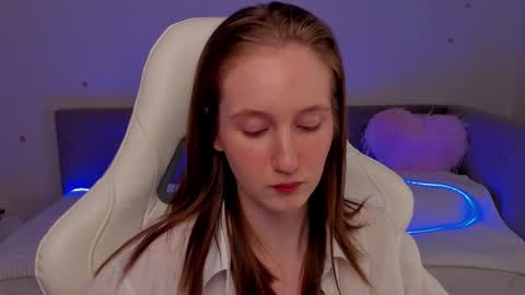 Snapshot of _secretelly_ chatting on 28, 11, 2025 _secretelly_ online show from 28, 11, 2025