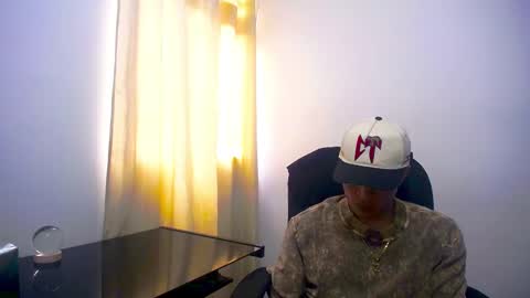 Juan Pablo-independent model online show from 15, 2, 2025